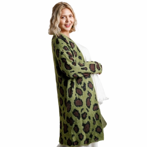 Umgee Fuzzy Green Leopard Print Sweater - Picture 5 of 10